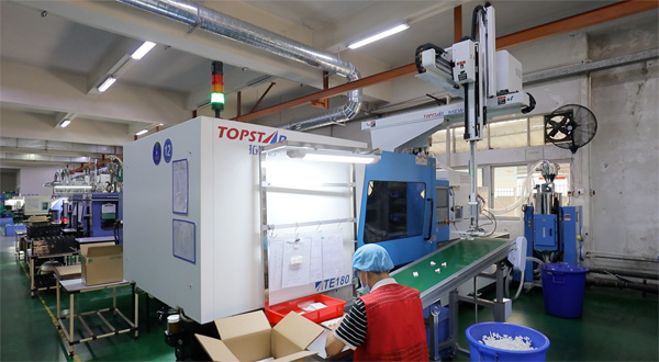 New 180T Plastic Injection Machine